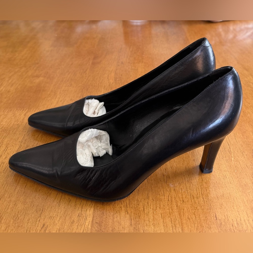 Vintage Christian Dior Women's Black Leather Pointed-Toe Pumps - Picture 2 of 8